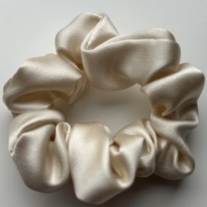 scrunchie--jedwabna-kremowa-MINI