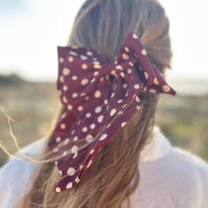 kokarda duża czekoladowa w kremowe kropki