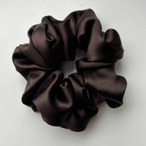 scrunchie jedwabna czekoladowy brąz