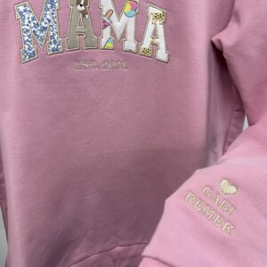 Bluza z haftowanym napisem MAMA