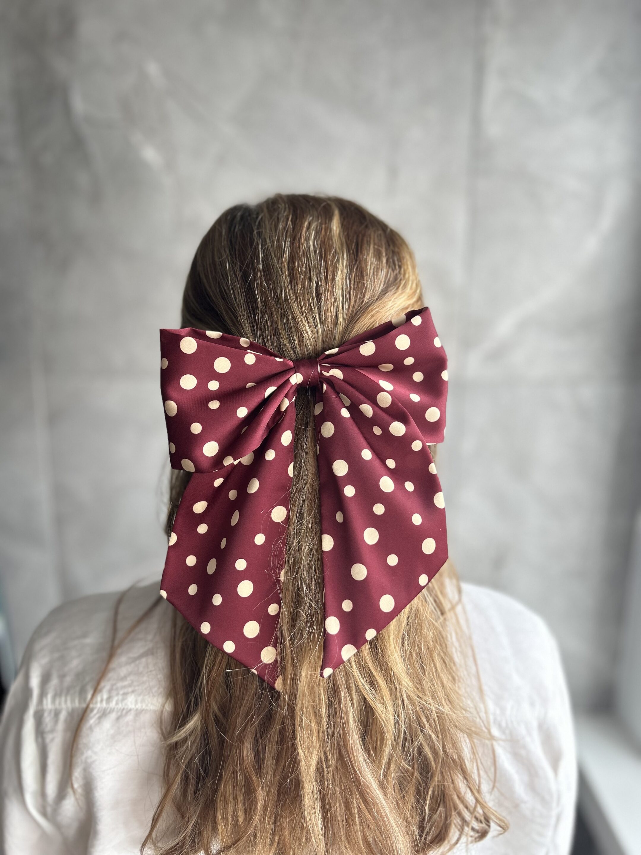 Satynowa KOKARDA do włosów na spince 2 kokarda na spince kolor czekoladowy w kropki