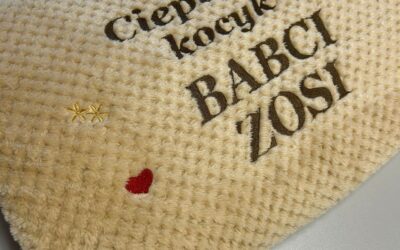 Pomysł na prezent na Dzień Babci i Dziadka – personalizowane produkty od Vestis