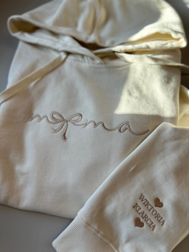 Bluza-damska-z-haftem-mama-i-imiona-dzieci