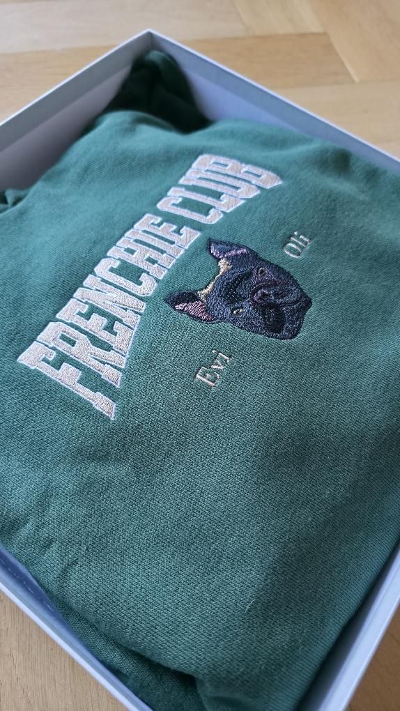 Bluza z kapturem z haftem Frenchie Club