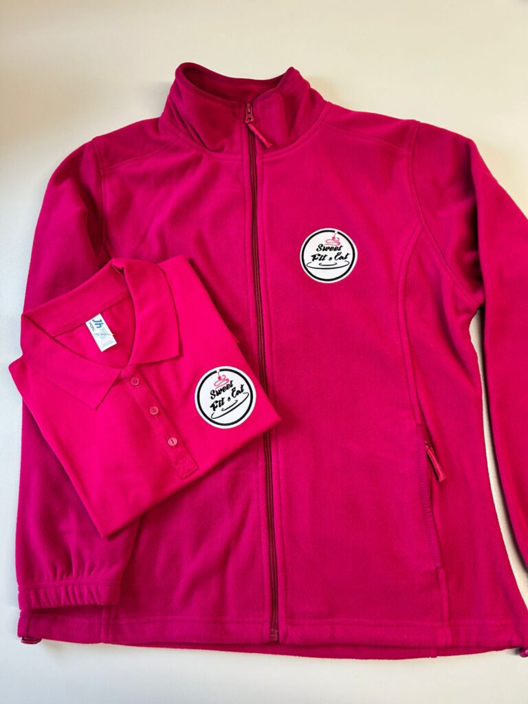 Koszulka polo oraz polar z haftem firmy Sweet Fit & Eat
