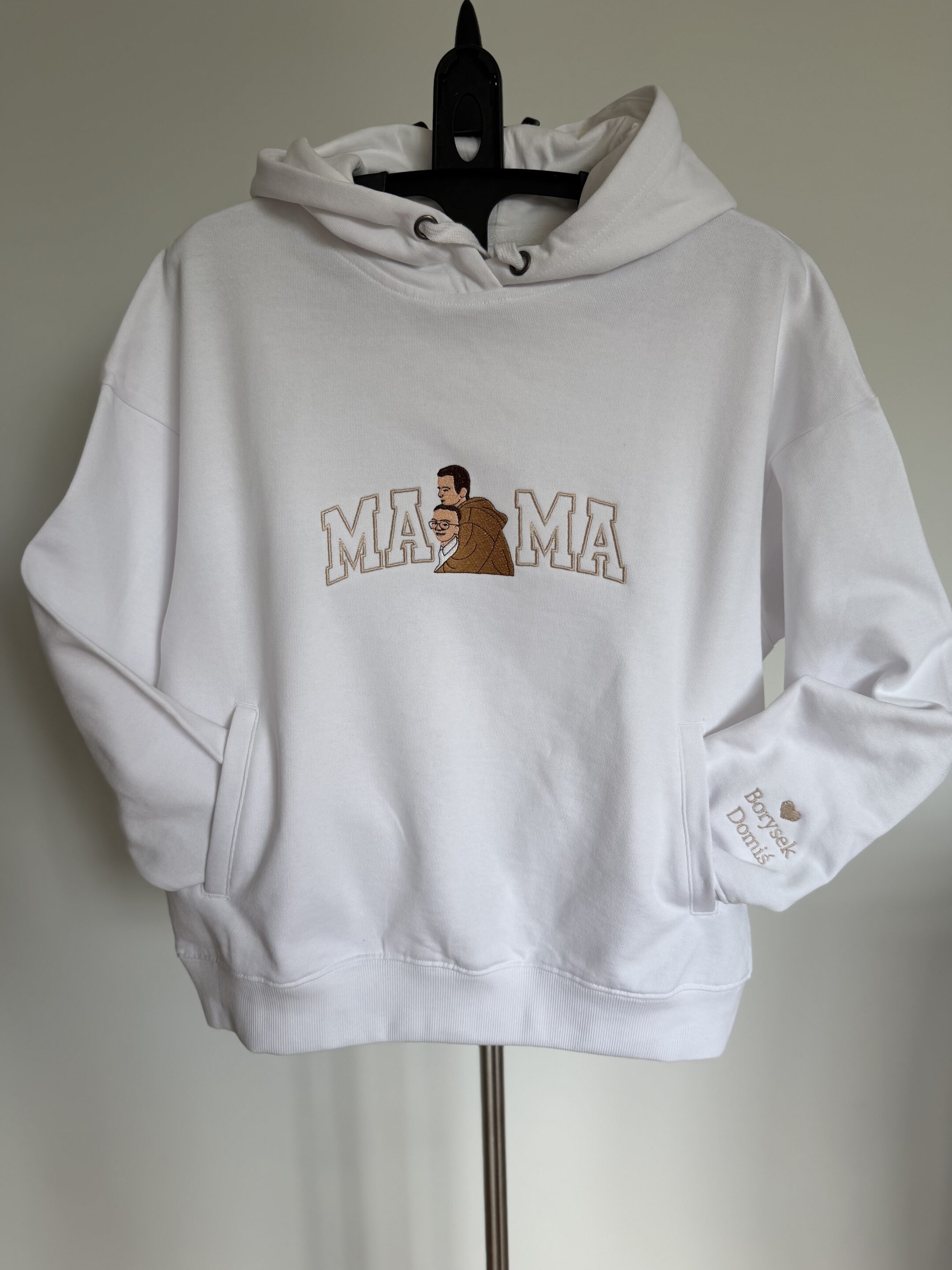 Bluza z kapturem damska z haftem MAMA ze zdjęcia 2 bluza MAMA z haftem ze zdjęcia